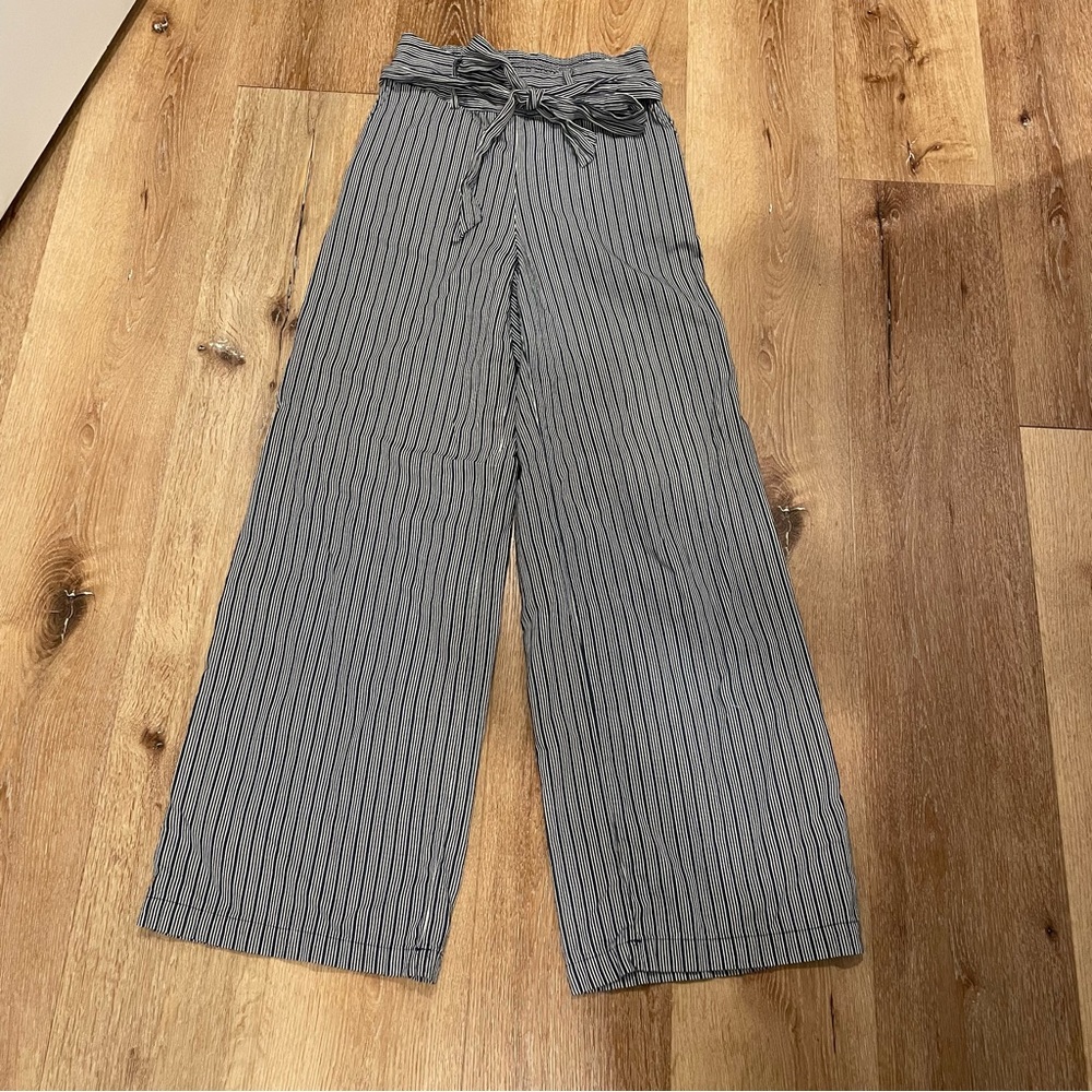 Wide leg trousers